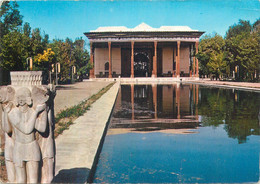 Delcampe - Postcard Iran Chehel Sotoon Forty Pillars Isfahan Iran 1971 - Iran
