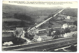 LA ROCHE MAURICE - Vue Générale De La Vieille Route De Landivisiau - Passage à Niveau De La Station - La Roche-Maurice