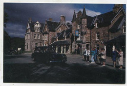 AK 105242 SCOTLAND - Braemar -The Queen Passing The Invercauld Arms - Aberdeenshire