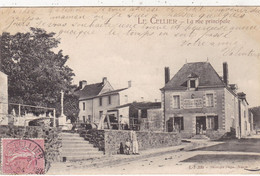 44. LE CELLIER. CPA.  LE CELLIER LA RUE PRINCIPALE. ANIMATION. HOTEL DES VOYAGEURS ROUSSEAU GALLON . ANNEE 1904 + TEXTE - Le Cellier