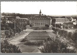 CPSM 19 - Egletons - Lycée Municipal - Groupe Scolaire Albert Thomas - Egletons