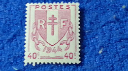 FRANSA-1945-46 -40c.COAT OF ARMS DAMGASIZ - Autres & Non Classés