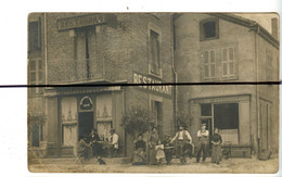 Carte Photo. CPA . D63. Saint-Germain-Lembron. Devanture Du Restaurant BERNARDET VIRAT . Personnages En Terrasse - Saint Germain Lembron