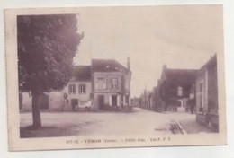 CPA, Veron, Petite Rue, Les P.T.T. - Veron