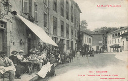 Encausse * Place Du Village * Sur La Terrasse Des Hôtels Et Cafés * Villageois - Andere & Zonder Classificatie