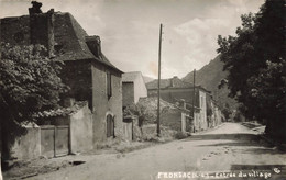 Fronsac * Carte Photo * Route De L'entrée Du Village - Andere & Zonder Classificatie