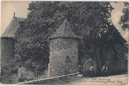 Laval , Isère. Le Château Féodal. CPA Légèrement Animée. - Laval