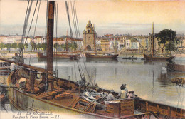 CPA FRANCE - 17 - LA ROCHELLE - Vue Dans Le Vieux Bassin - Colorisée - LL - La Rochelle