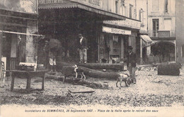 CPA FRANCE - 30 - Inondations De Sommières - 26 09 1907 - Place De La Halle Après Le Retrait Des Eaux - Max Ducamp - Sommières