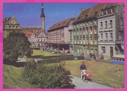 286935 / Estonia - Tallinn - Harju Street Building The Town Hall Bus р Man With A Pram ,people PC 1978 Estland Estonie - Estonie