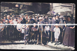 PARIS LES HALLES LA FOULE   TIRAGE D APRES PLAQUE PHOTO OU CARTE ANCIENNE COLORISEE PAR MES SOINS - Cafés