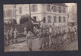 Carte Photo Wintzenheim (68) Ceremonie Militaire Prise D'armes Le 4/1/1919 Maison René Birgy Vins (54384) - Wintzenheim