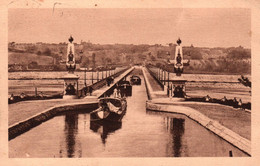 Briare - Le Pont Canal - Péniche - Batellerie - Briare