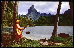 Tahiti / Chanteuse A Moorea, Singer At Moorea / Girl With Guitar, Lake, Mountain / Unused, Uncirculated - Tahiti