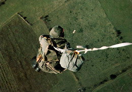 16754  PARACHUTISME SAUT EN AUTOMATIQUE  Parachutiste   (recto-verso) Avion  Armée Française Militaria - Fallschirmspringen