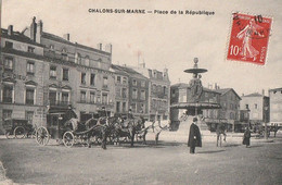 CHALONS-SUR-MARNE. - Place De La République. Attelages . Cliché Très RARE - Châlons-sur-Marne