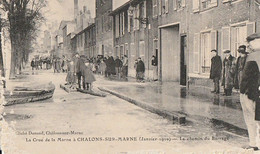 La Crue De La Marne à CHALONS-SUR-MARNE ( Janvier 1910). - Le Chemin Du Barrage - Châlons-sur-Marne