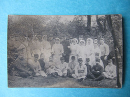 Carte-photo WW1  Hôpital Militaire Groupe Infirmières Militaires Croix-rouge - Uniformes