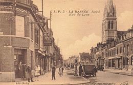 La Bassée * Rue De Lens * Epicerie Vins Liqueurs * Automobiles Anciennes * Pompe à Essence Station Service - Andere & Zonder Classificatie