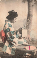 CPA - Chine - Geisha - Vêtement Traditionnel - Colorisé - Oblitéré Huy 1908 - China