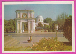 287110 / Moldova - Chișinău Kishinev - Building Triumphal Arch Central Exhibition Hall PC 1974 Moldavie Moldawie - Moldavie