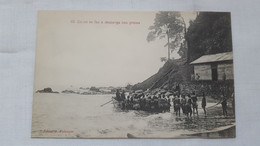 ANTIQUE POSTCARD SÃO TOME E PRINCIPE - COMO SE FAZ A DESCARGA NAS PRAIAS UNUSED - Sao Tomé E Principe