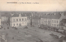 CPA FRANCE - 36 - CHATEAUROUX - La Place Du Marché - La Mairie - Cliché NG - Chateauroux