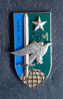 INSIGNE DE L'ECOLE DE SPECIALISATION DE L'AVIATION LEGERE . GROUPE MANOEUVRE . - Armée De Terre