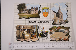 SAUZE VAUSSAIS Deux Sèvres 79 : La Place Du Marché L'église Le Chateau De Londigny - Sauze Vaussais