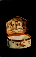 Russia Leningrad The Hermitage Museum Small Box Imperial Porcelain Factory - Musées