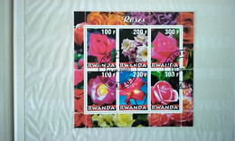 Rwanda Flowers Roses 2000 Used. - Usados