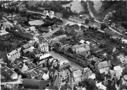 JUGON - Place De La Mairie Et Route De Dinan - Vue Aérienne - CPSM Grand Format - Jugon-les-Lacs