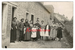 Ancienne Carte Photo A Identifier Unknown Inconnu France Famille Village Familiefoto Fotokaart CPA - Autres & Non Classés