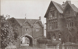 MALVERN ABBEY GATEWAY - GREAT MALVERN - Malvern