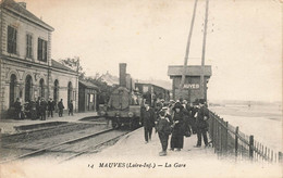 Mauves * Vue Sur La Gare * Le Train * Ligne Chemin De Fer - Mauves-sur-Loire