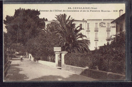 CPA 83 - CAVALAIRE - 42. AVENUE DE L'HOTEL DE CAVALAIRE ET DE LA PENSION MARTEL - Cavalaire-sur-Mer