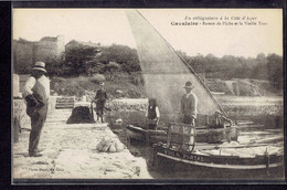 CPA 83 - CAVALAIRE - BATEAU DE PECHE ET LA VIEILLE TOUR - Cavalaire-sur-Mer