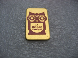 Pin's Chouette - Hibou, Le Binocle 20045445 (version Couleur Rouge) - Animaux