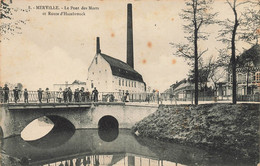 Merville * La Route D'hazebrouck Et Le Pont Des Morts * Villageois - Merville