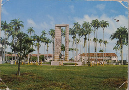 Carte Postale Couleur : Guyane : CAYENNE : Le Monument Félix Eboué, Place Des Palmistes, Timbre En 1969 - Cayenne