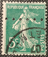 N° 137 (Perforé En Ligne) Avec Oblitération Cachet à Date  TTB - Used Stamps