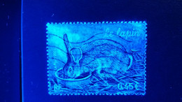 FRANCE 2004  N° 3662 OBLITERE LAPIN POINT BLANC INTERIEUX L   LAMPE U V - Usados