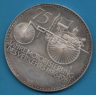 GERMANY DAIMLER BENZ 75 JAHRE MOTORISIERUNG DES VERKEHRS 1886-1961 Argent 1000‰ Silver - Professionals/Firms