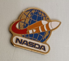 Pin's Espace NASDA Agence Nationale De Développement Spatial Du Japon Navette - Space