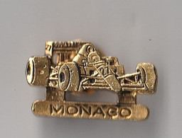 PIN'S  THEME AUTOMOBILE  FORMULE I GRAND PRIX DE MONACO  VOITURE  COULEUR OR - F1