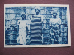 CPA GABON LASTOURSVILLE Type Types De Femmes Indigènnes RARE PLAN ? - Gabon