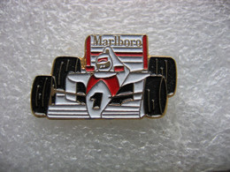 Pin's Formule 1 Sponsorisé Par Les Cigarettes Marlboro - F1