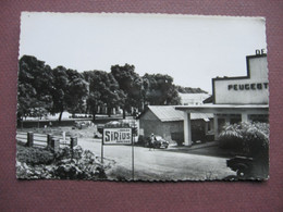 CPA PHOTO REPUBLIQUE CENTRAFRICAINE BANGUI Rue Du Gouverneur à Chavannes Et Place Du Marché GARAGE PEUGEOT - Centrafricaine (République)