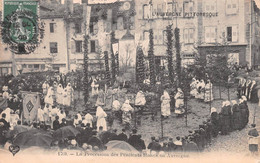 SAUGUES (Haute-Loire) - La Procession Des Pénitents Blancs En Auvergne - Saugues