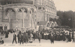 LOURDES. - Procession  Du Saint-Sacrement - Lugares Santos